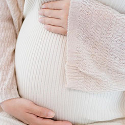 这一趋势⛱推动了高通高端芯〽🧜‍♂️片的销🧦量，也支撑了🚪 Arm 的🤨专利授权收入⏫🐃